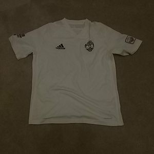 Adidas t shrit